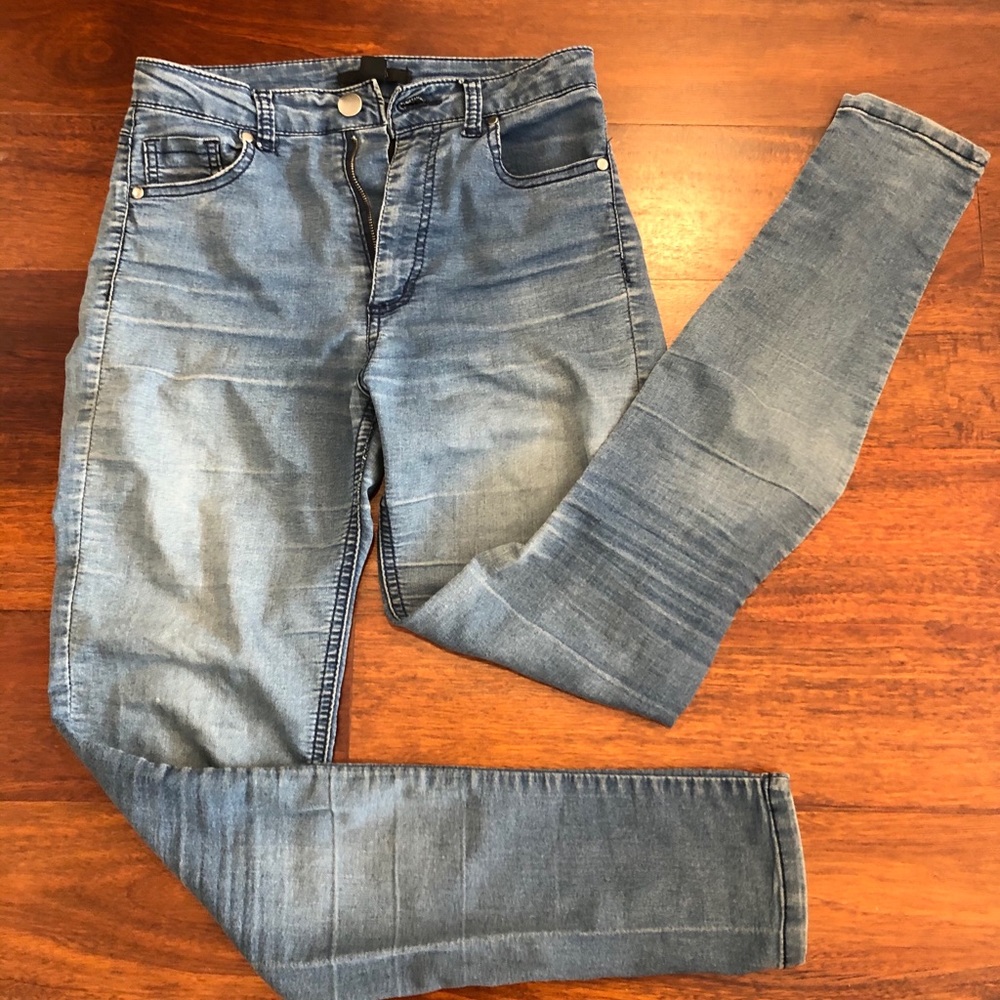 Forever21: high-waisted skinny jeans